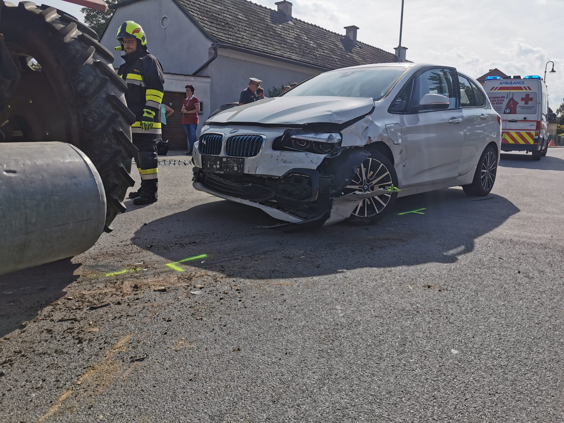 Read more about the article Verkehrsunfall auf Trasdorfer Kreuzung