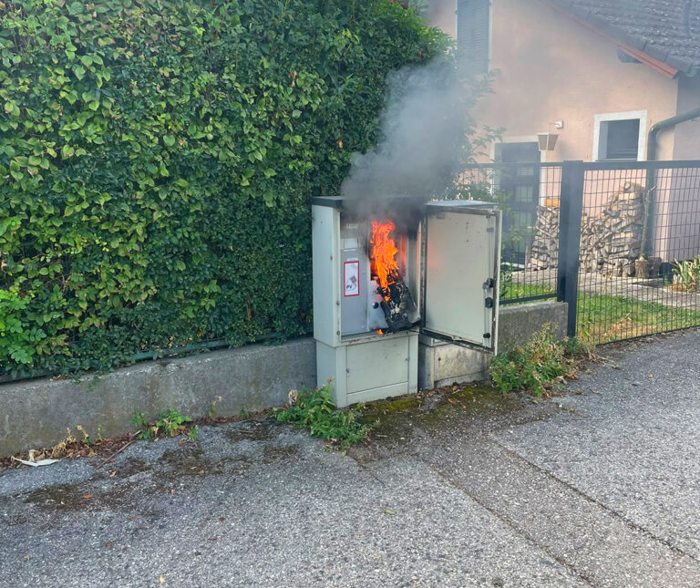 Mehr über den Artikel erfahren Brand eines Verteilerkastens